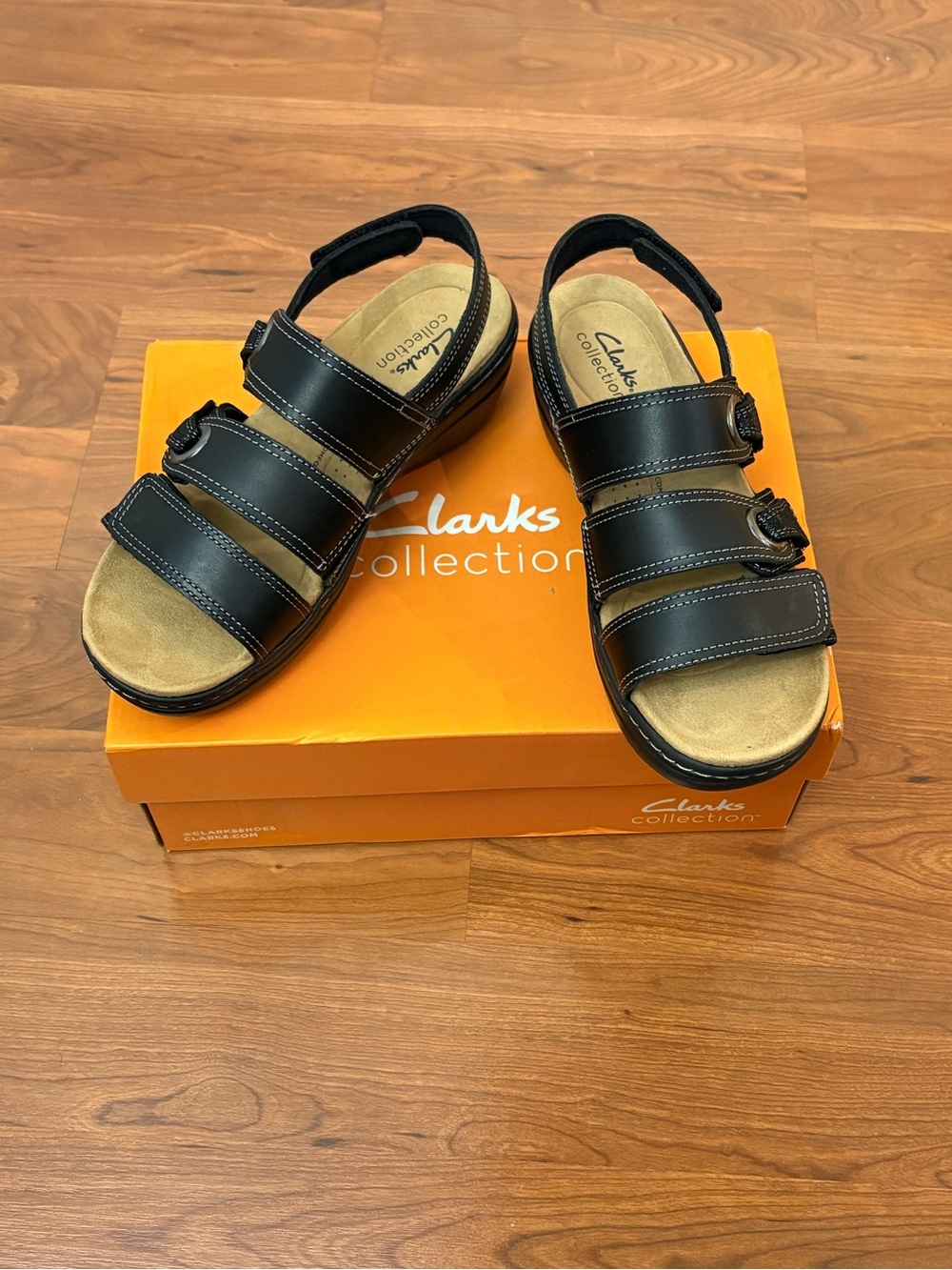 Clarks Women's "Merliah 2 Bali" Black Strappy Lightweight Sandal Size 7.5 W